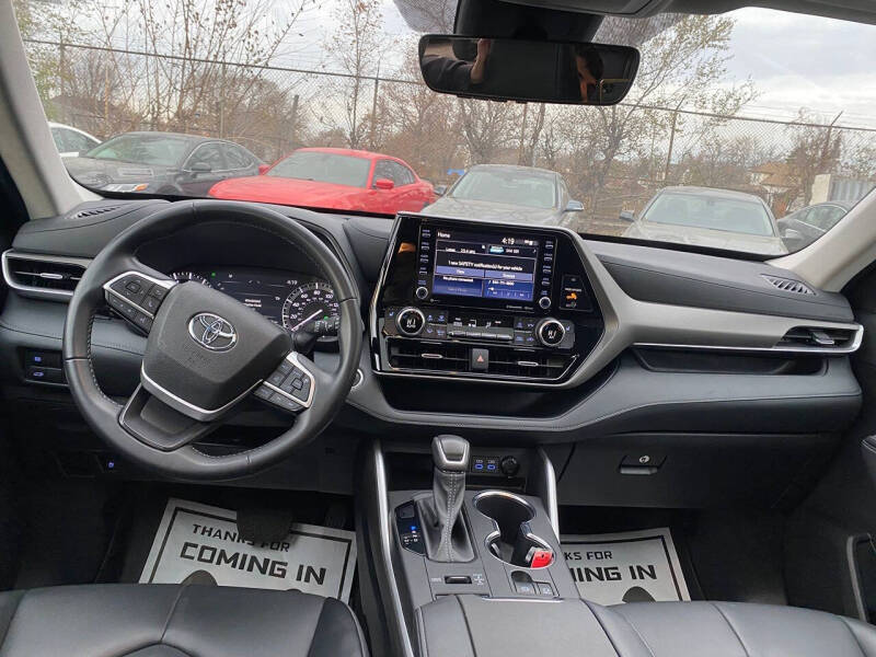 2022 Toyota Highlander XLE