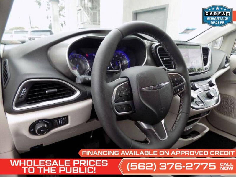 2024 Chrysler Pacifica Touring L