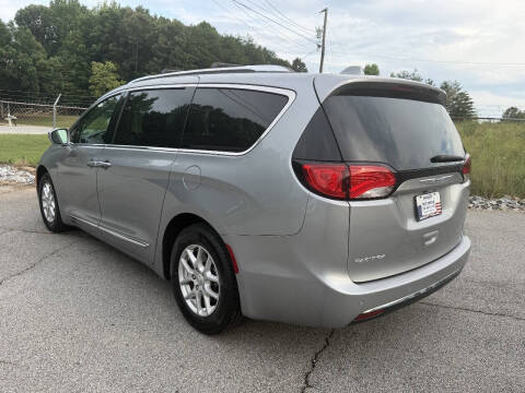 2020 Chrysler Pacifica Touring L