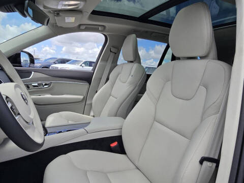 2025 Volvo XC90 B6 Plus Bright Theme 7P