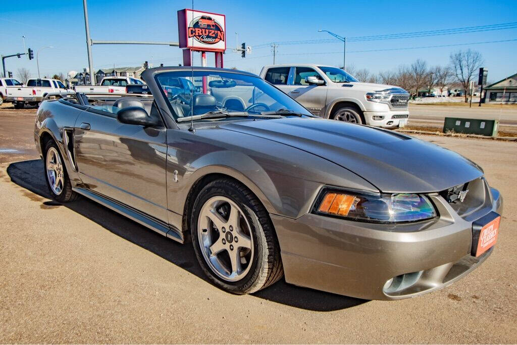 2001 Ford Mustang SVT Cobra 1