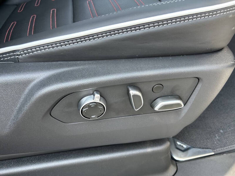 2025 GMC Yukon AT4 Ultimate