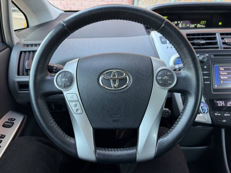 2013 Toyota Prius v Five