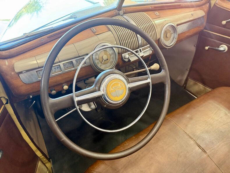 1948 Ford Super Deluxe