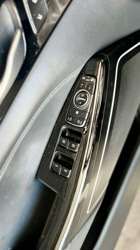 2018 Kia Cadenza Premium