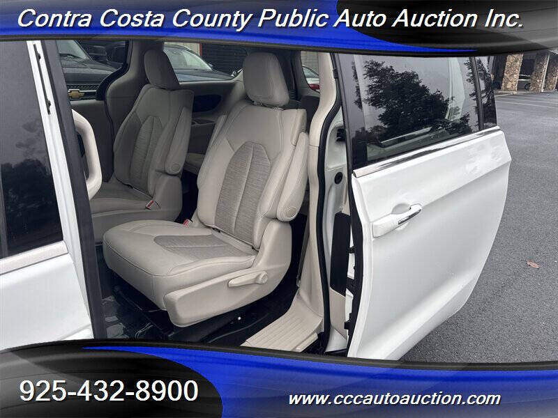 2017 Chrysler Pacifica Hybrid Touring Plus