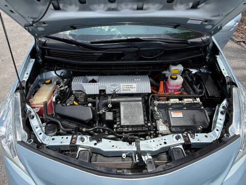 2013 Toyota Prius v Two