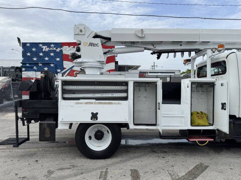 2015 Freightliner M2 106