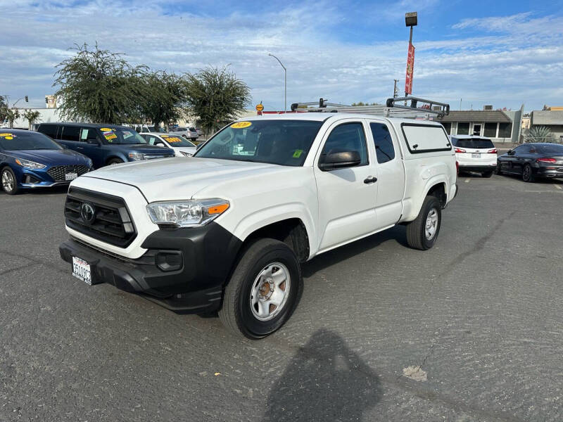 2020 Toyota Tacoma SR photo 3