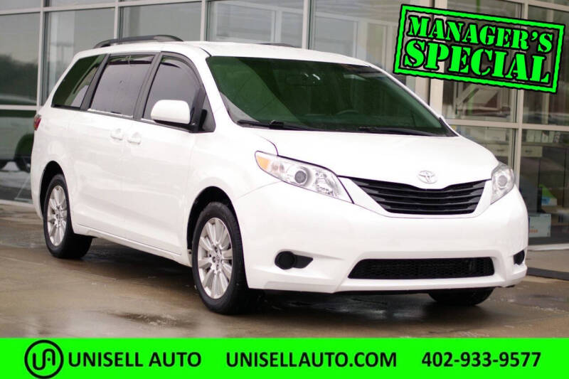 2017 Toyota Sienna LE 7-Passenger