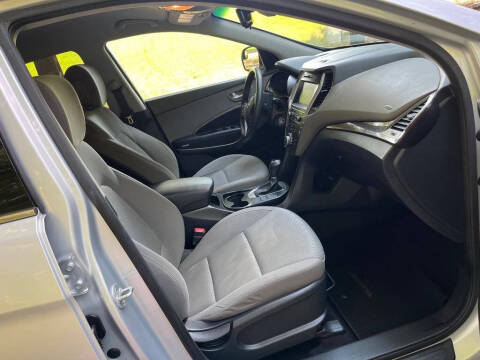 2017 Hyundai Santa Fe SE