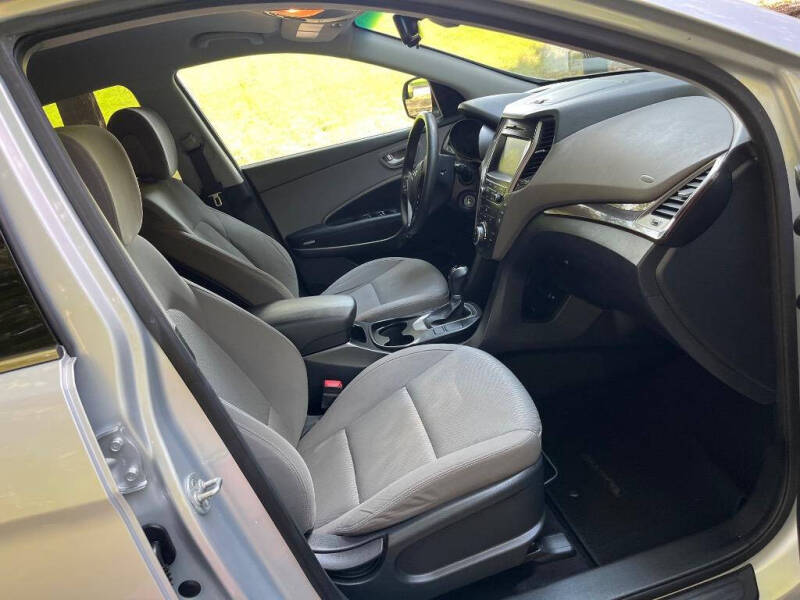 2017 Hyundai Santa Fe SE