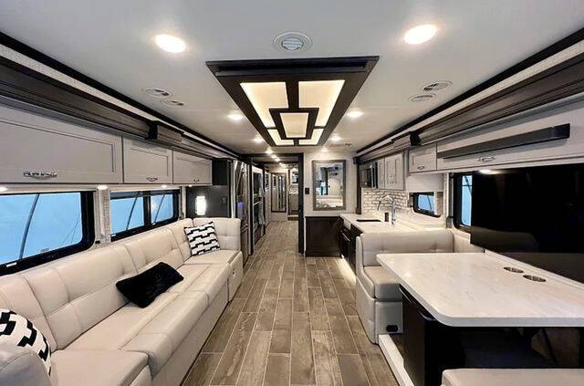 2022 Freightliner XCR Chassis