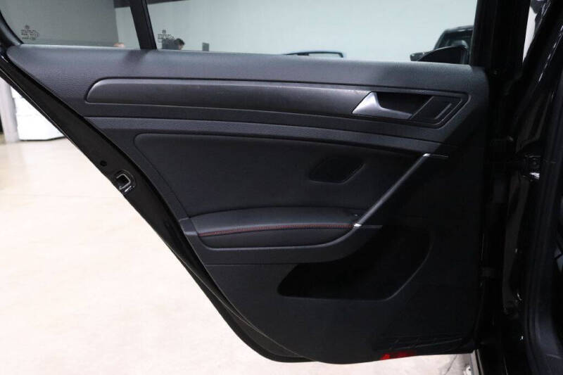 2019 Volkswagen Golf GTI S