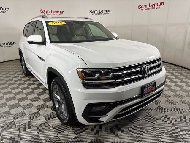 Used 2019 Volkswagen Atlas SEL R-Line with VIN 1V2RR2CA2KC614965 for sale in Bloomington, IL