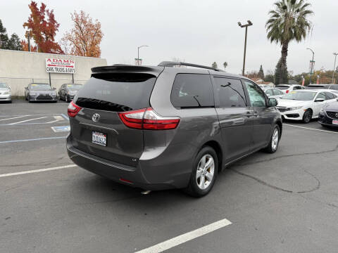 2016 Toyota Sienna LE 8-Passenger