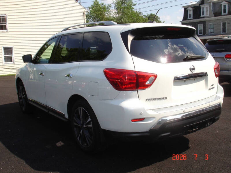 2018 Nissan Pathfinder Platinum
