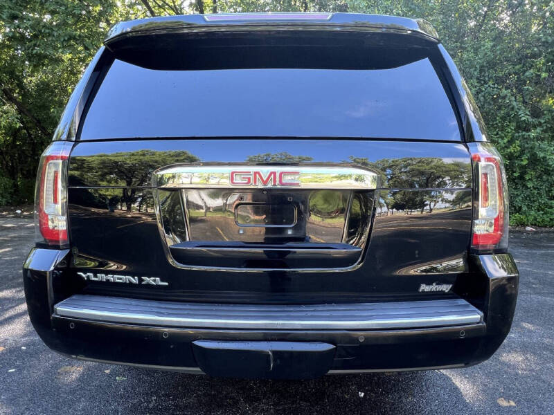 2017 GMC Yukon XL Denali