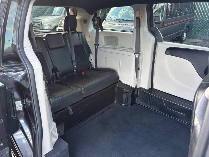 2019 Dodge Grand Caravan SXT 35th Anniversary Edition