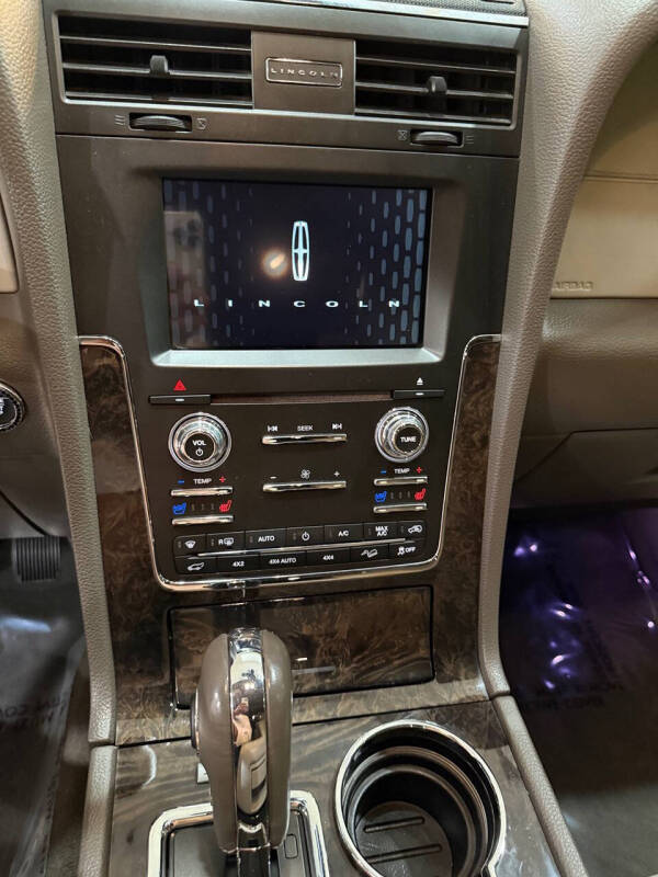 2017 Lincoln Navigator Select