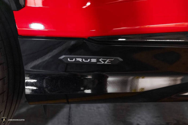 2025 Lamborghini Urus SE