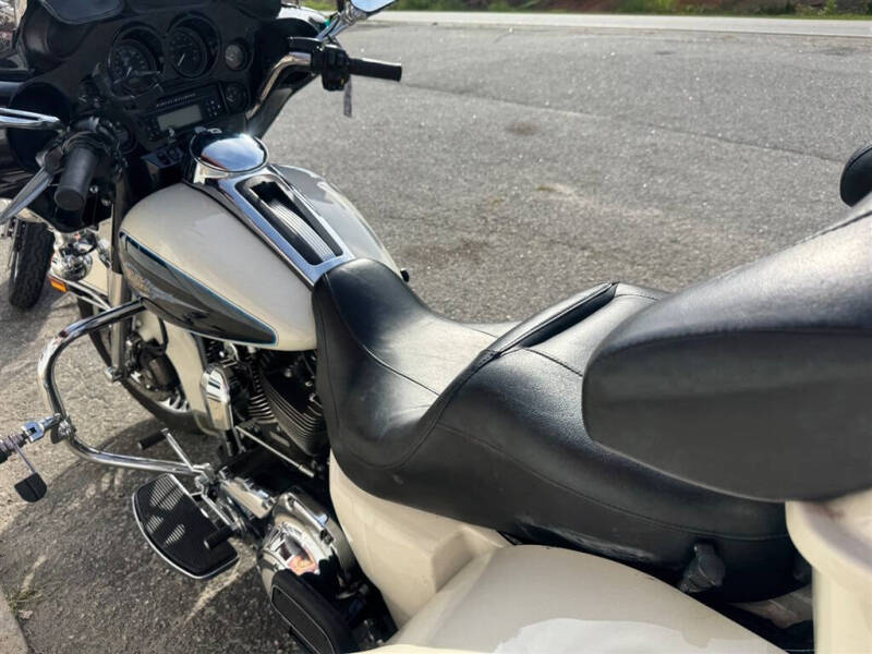 2012 Harley-Davidson FLHTC103 -