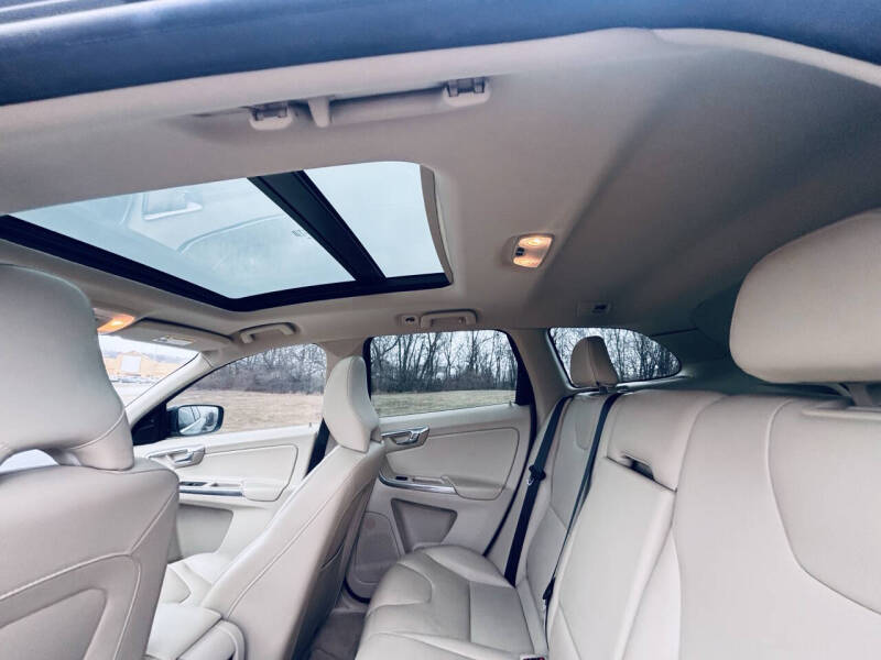 2015 Volvo XC60 T5 Drive-E Platinum