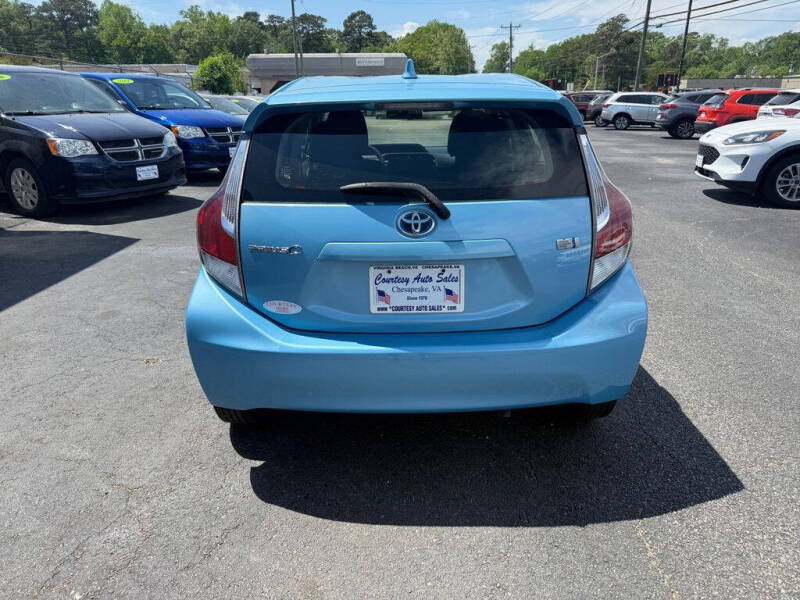 2015 Toyota Prius c Two