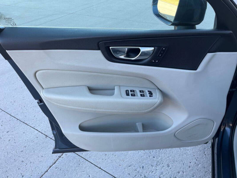 2020 Volvo XC60 T5 Momentum