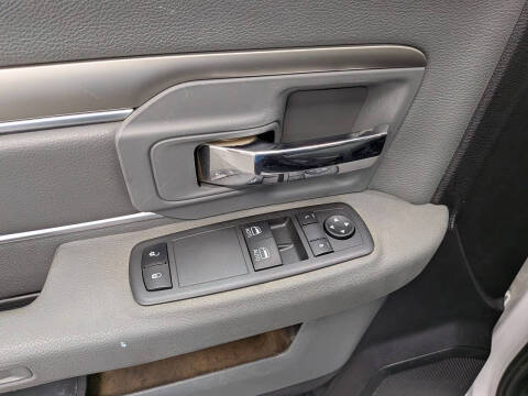 2016 RAM 1500 SLT