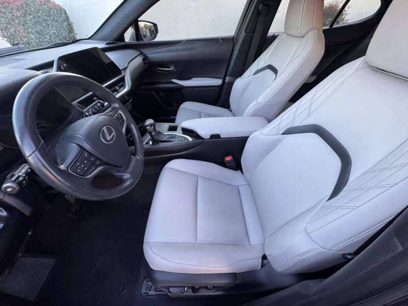 2023 Lexus UX 250h