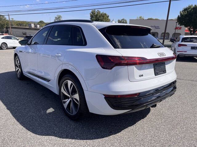 2024 Audi Q8 e-tron quattro Premium