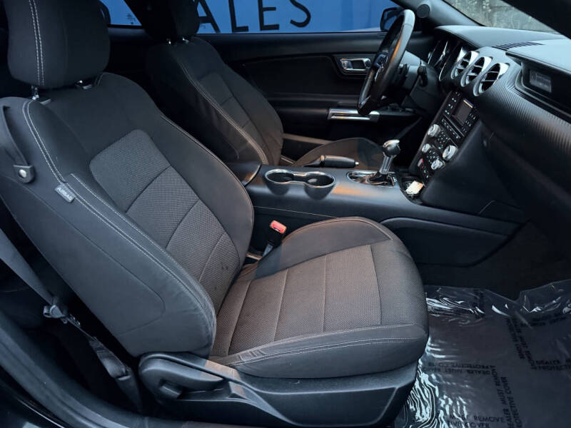 2015 Ford Mustang V6