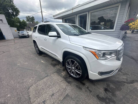 2017 GMC Acadia Denali