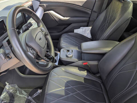 2022 Ford Mustang Mach-E California Route 1