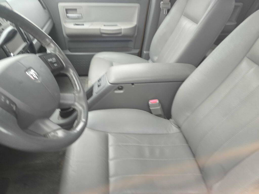 2006 Dodge Dakota 34