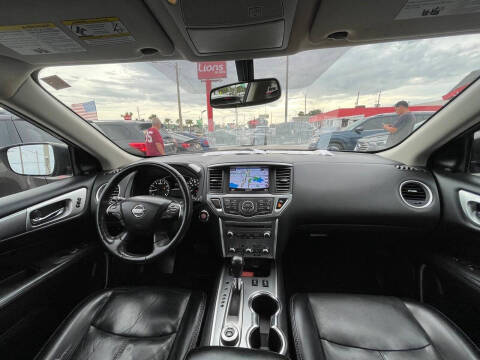 2019 Nissan Pathfinder SL