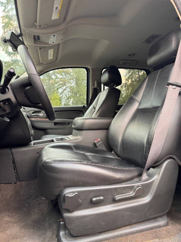 2011 GMC Yukon XL SLT