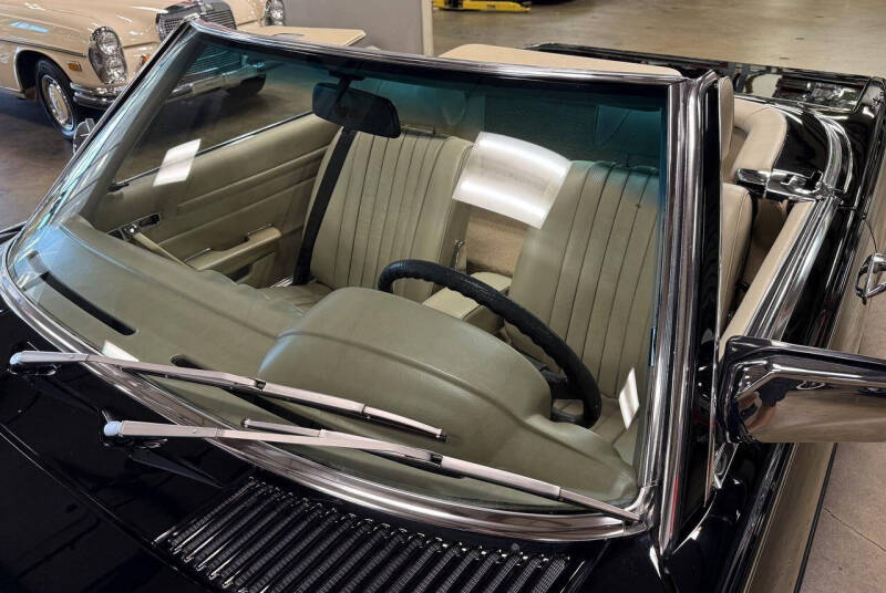 1977 Mercedes-Benz 450-Class