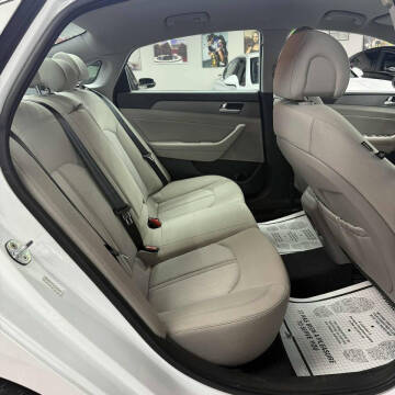 2017 Hyundai Sonata Hybrid SE