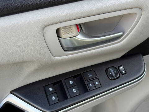 2015 Toyota Camry SE