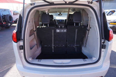 2017 Chrysler Pacifica Touring-L Plus