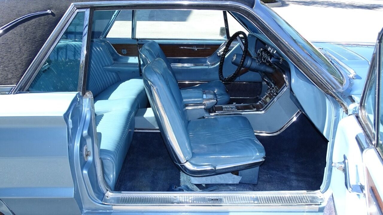 1965 Ford Thunderbird 27
