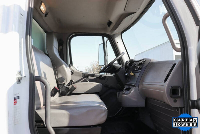 2019 Freightliner M2 106