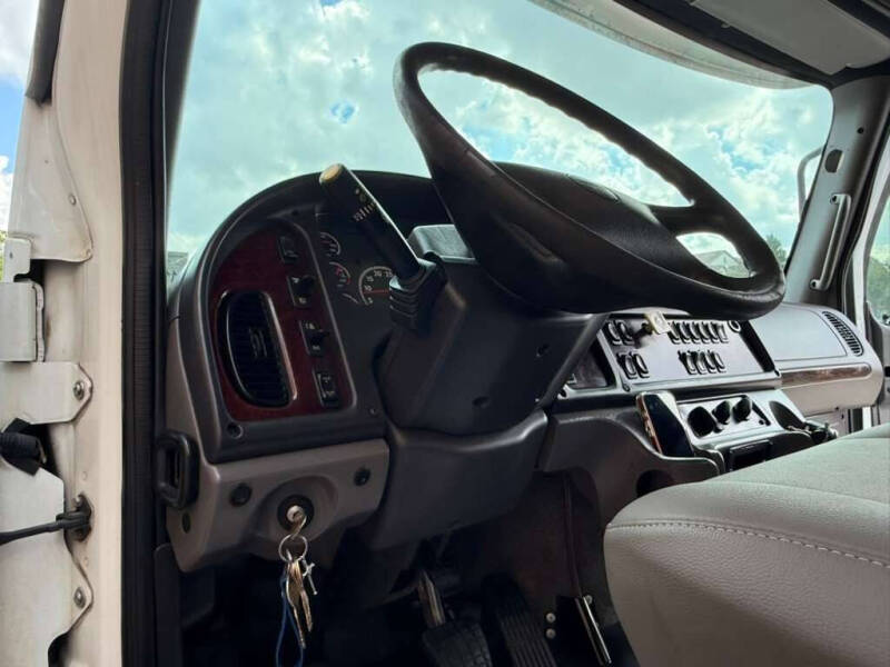 2016 Freightliner M2 106