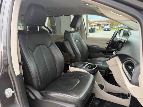 2020 Chrysler Pacifica Touring L