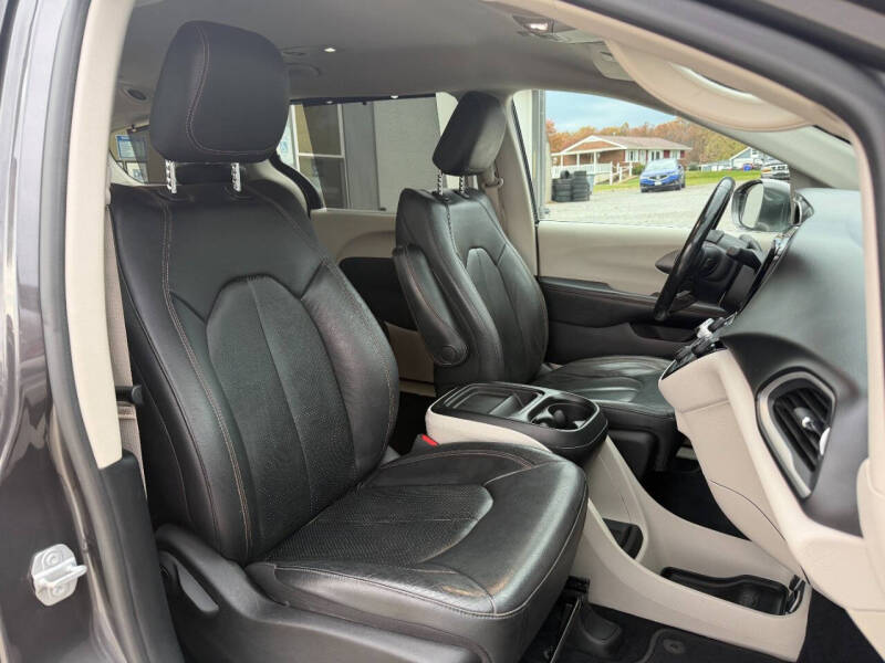 2020 Chrysler Pacifica Touring L