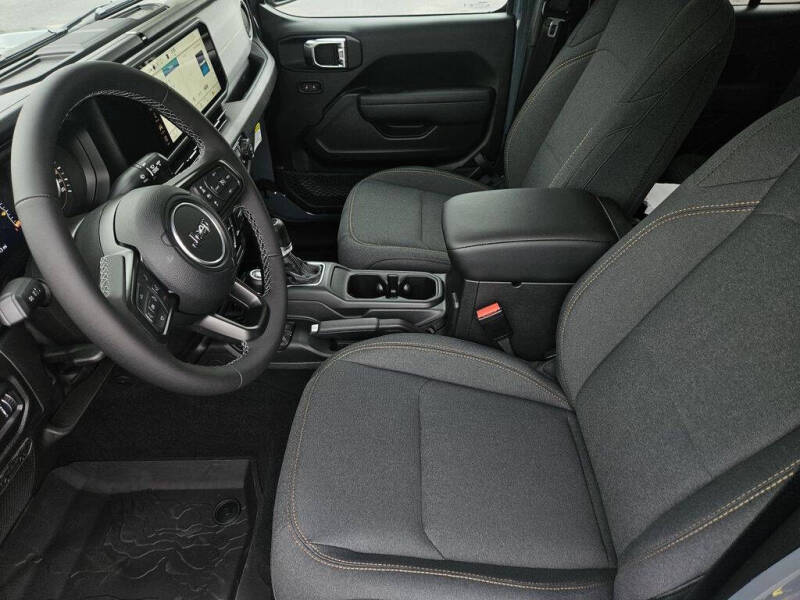 2025 Jeep Gladiator Sport