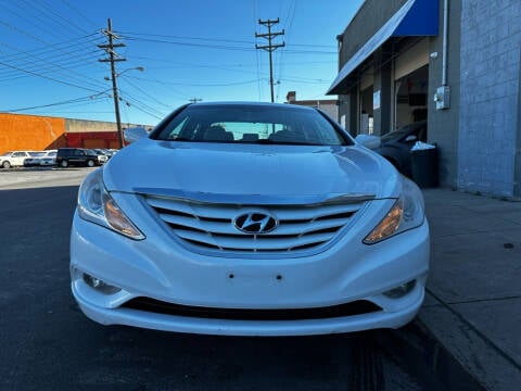 2013 Hyundai Sonata for sale at SUNSHINE AUTO SALES LLC in Paterson NJ