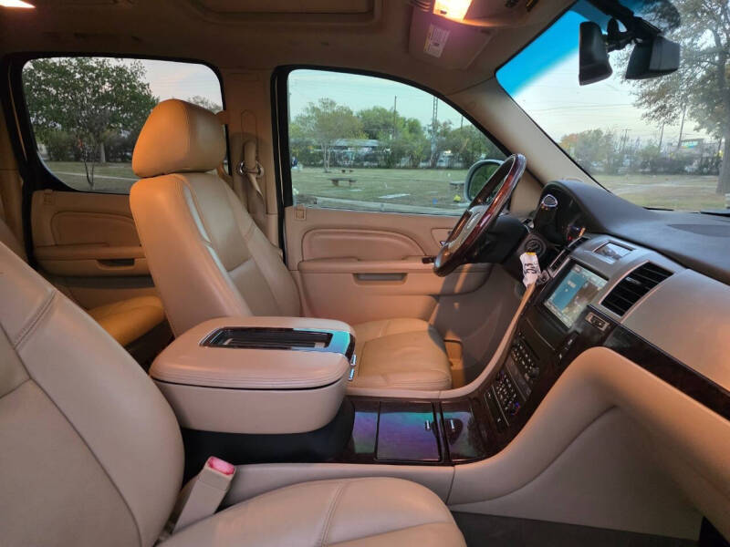 2013 Cadillac Escalade ESV Luxury